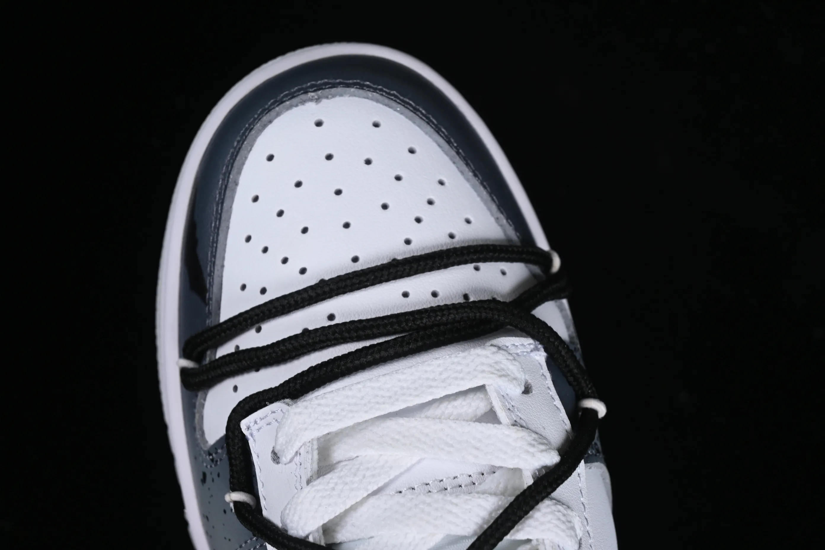 All categories Nk SB Dunk series Nk SB Dunk Low Low-top sneakers Nk Dunk Low Splash ink graffiti Double hook Halloween cross Old gradient SB strap low-top casual sneakers DV0831-101